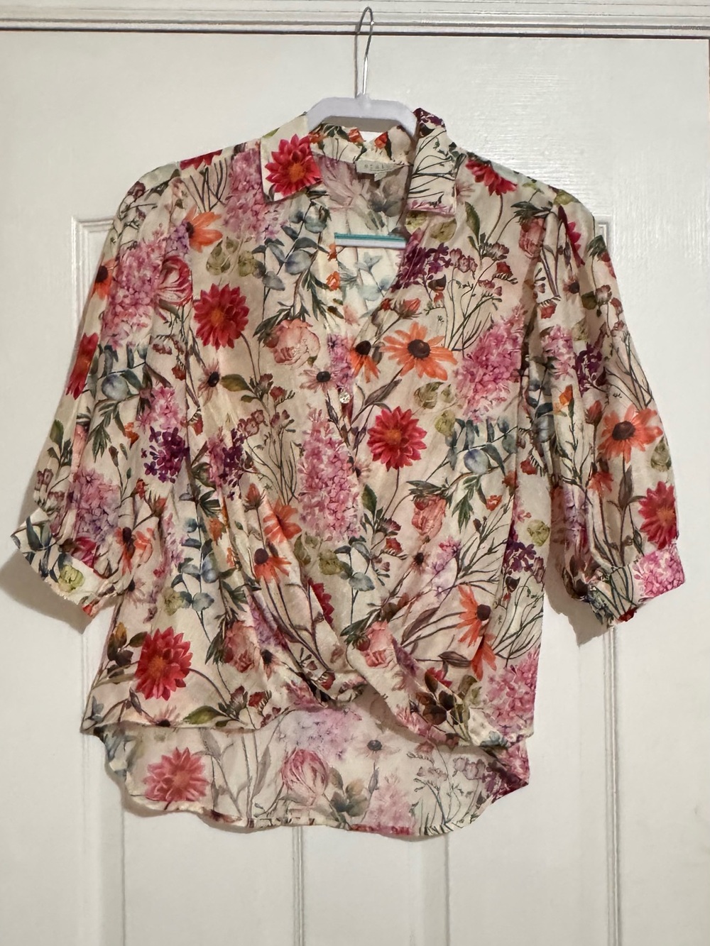 Floral Twist-Front Women's Blouse - Cream/Pink
